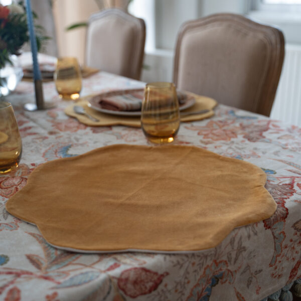 Graceful Victorian Taste collection_Placemat_CharisandRissa